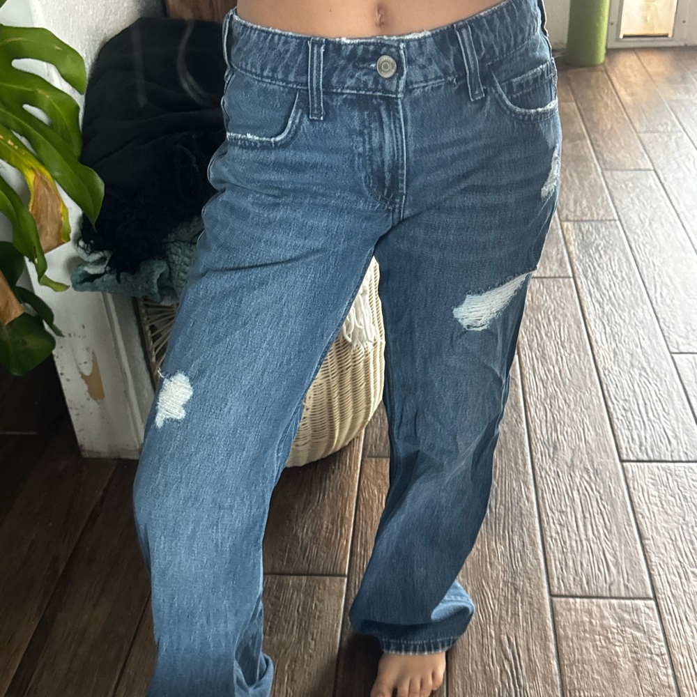 Distressed Women mid rise Jeans
